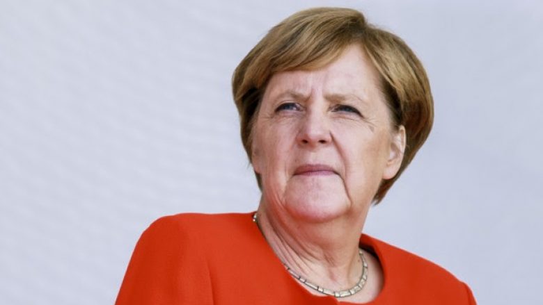 Merkel: Mirënjohje për Zaevin dhe Tsiprasin për guximin e marrëveshjes së arritur