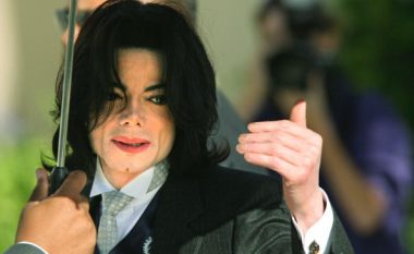 Reagon ashpër familja pas shfaqjes së filmit dokumentar rreth abuzimeve seksuale të Michael Jacksonit