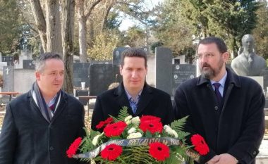 Deputetët e OBRM-PDUKM-së bënë homazhe para varrit të Kiro Gligorovit