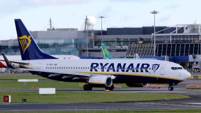 Ndikimi i pandemisë COVID-19, Ryanair regjistron humbjen e parë në 30 vitet e fundit