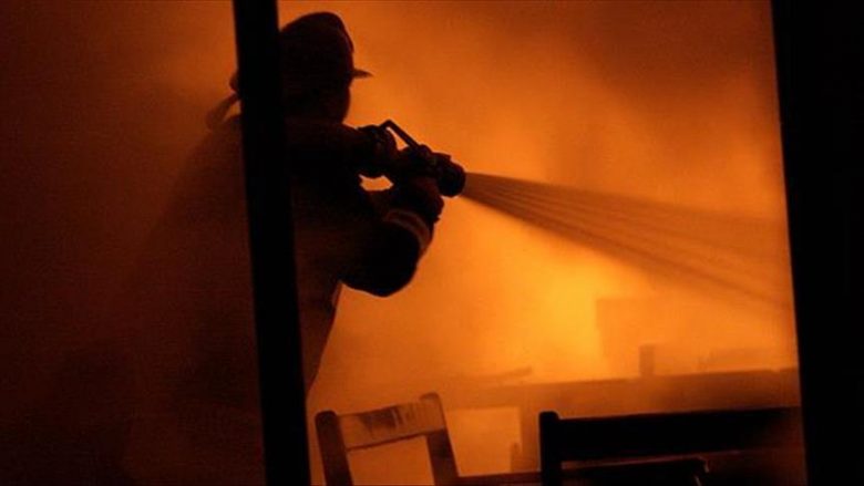 Zjarri kaplon barakën në Tetovë, një i vdekur