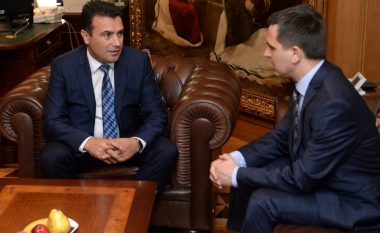 Zyrtarizohet marrëveshja mes Zaevit dhe Kasamit, Maqedonia drejtë ndryshimit të Kushtetutës
