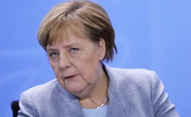Merkel: Pranojmë përgjegjësinë e krimeve naziste në Greqi