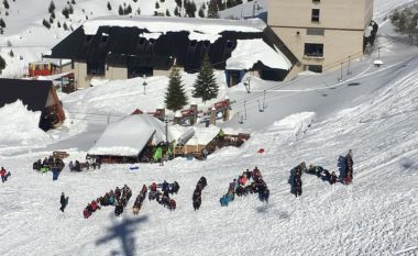 ARIAN – Studentët e FEFS solidarizohen me skijatorin e ndjerë, Arian Daci