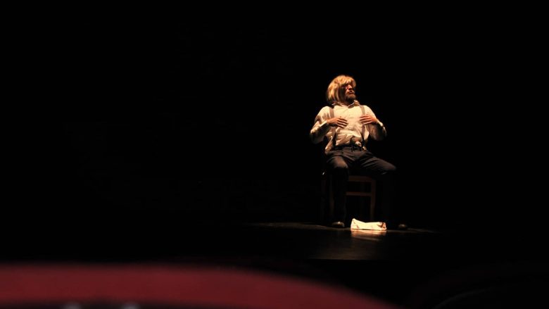 Ralph Hammerthaler në Prishtinë, për reprizën e monodramës “Artisti i vetëm”