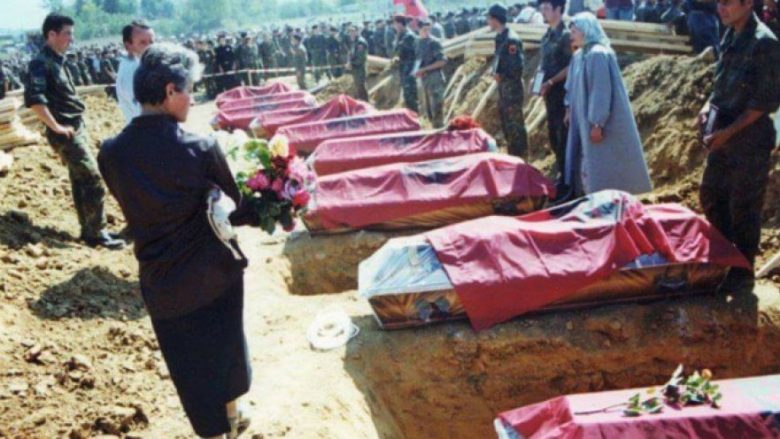 Dëshmitarja e masakrës në Krushë rrëfen si ia vranë 12 anëtarë të familjes