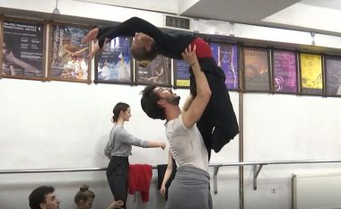 Dy balerinët e Trupës së Baletit të Kosovës që i bashkoi profesioni