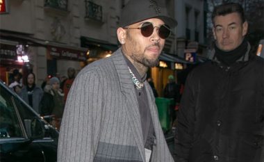 Chris Brown xhiron klipin e ri “Back 2 Love” në Paris