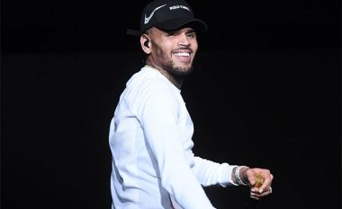 Chris Brown nënshkruan marrëveshe me RCA Records