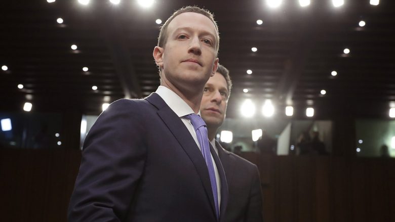 Mark Zuckerberg ka bërë një shkrim për të mbrojtur Facebook-un, por gjëja më interesante është se ku e publikoi atë!