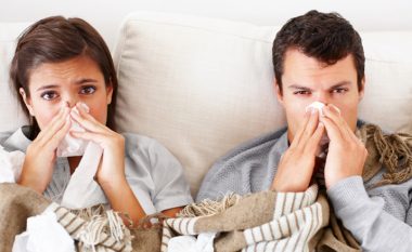 Keni zënë shtratin nga gripi dhe i ftohti? Tetë këshilla për ta kaluar