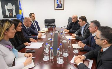 Haradinaj takon shefat e grupeve parlamentare: Përmbushja e agjendës legjislative është prioritet i Qeverisë 