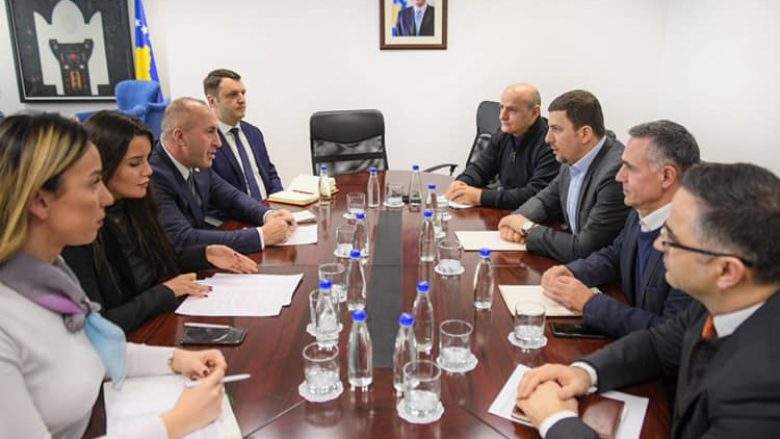 Haradinaj takon shefat e grupeve parlamentare: Përmbushja e agjendës legjislative është prioritet i Qeverisë 
