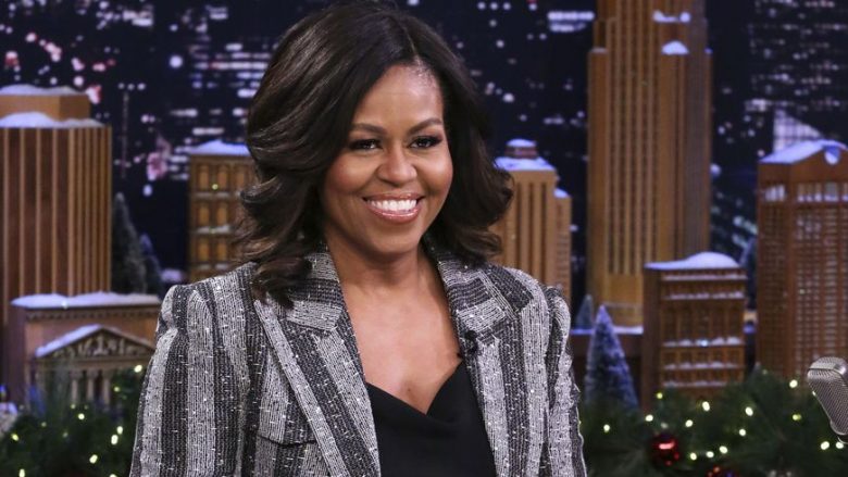 Këto janë kombinimet më mbresëlënëse të veshjeve të Michelle Obamas gjatë vitit 2018