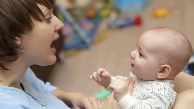 Nëna të reja, vëmendje! Një terapi e dobishme që lufton depresionin pas lindjes