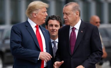 Erdogan bisedë telefonike me Trump