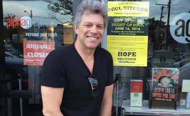 Restoranti i Jon Bon Jovit u jep ushqime falas punëtorëve amerikanë që punojnë për shtetin