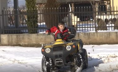 Leon Zenuni, 5-vjeçari që bën akrobacione me motor (Video)