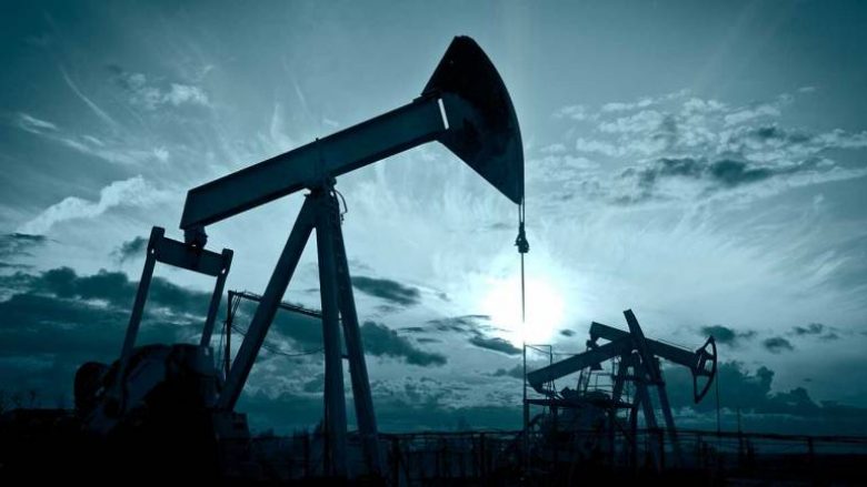 Çmimi i naftës së papërpunuar gjatë vitit 2019 pritet të jetë 61 dollarë për fuçi