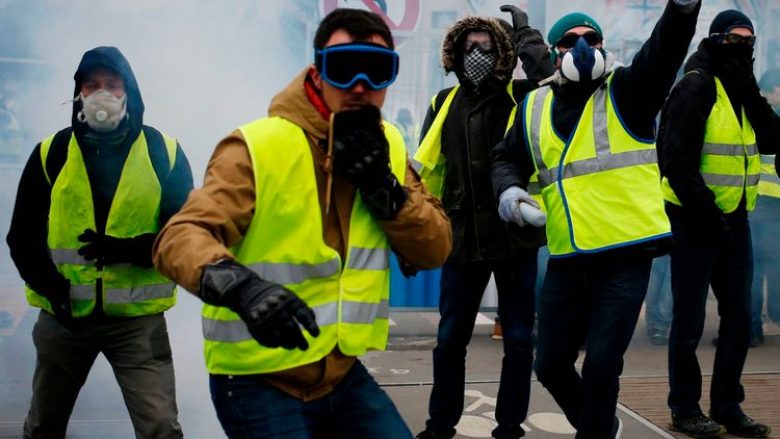 Vazhdojnë protestat të ‘Jelekëve të Verdhë’ në Francë