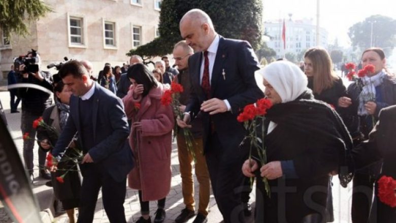 “21 janari”, Rama dhe familjarët homazhe në nderim të 4 viktimave