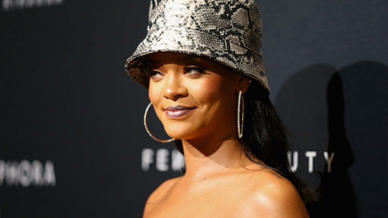 Rihanna zgjeron perandorinë e saj të modës me LVMH