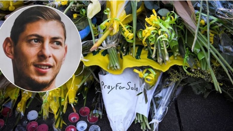 Kërkimet për aeroplanin e zhdukur që barte sulmuesin Emiliano Sala mbyllen pa rezultat, lojtari dhe piloti mbeten të zhdukur