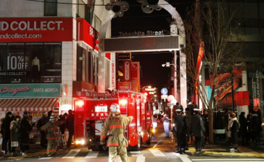 Furgoni hyn mes turmës në Tokio, 9 të plagosur