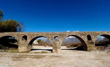 Ura 200 vjeçare që lidhë tri qytete shqiptare (Foto)