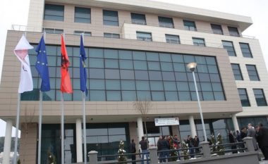 Komuna e Skenderajt ndan 50 mijë euro bursa për studentë