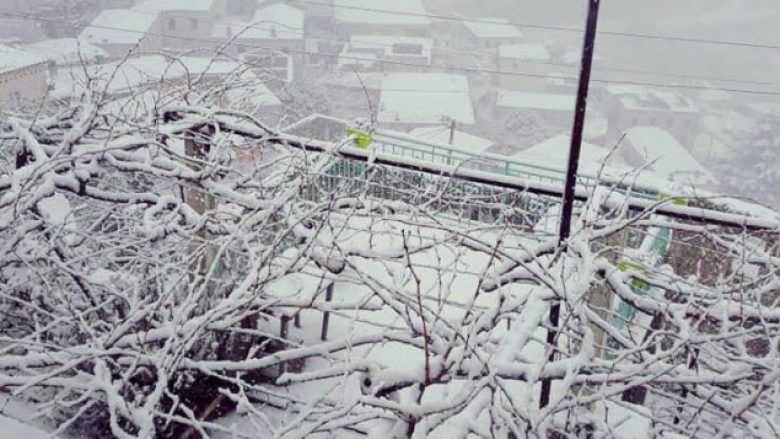 Jugu i Shqipërisë mbulohet nga bora