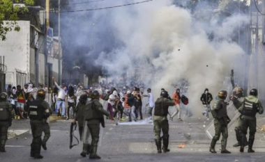 Vazhdon ekzekutimi i protestuesve në Venezuelë, 35 të vdekur