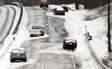 Pesë të vdekur nga stuhia e borës në SHBA