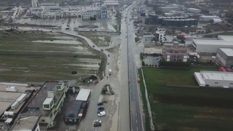 Mbyllet autostrada Tiranë-Durrës, shkak punimet