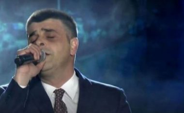 Publikohet video e rrallë kur Vullnet Sefaja këndonte shqip dhe me veshje kombëtare në Serbi
