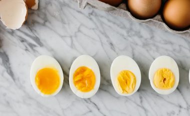 Sa kohë mund të qëndrojë një vezë e zier pa u konsumuar?