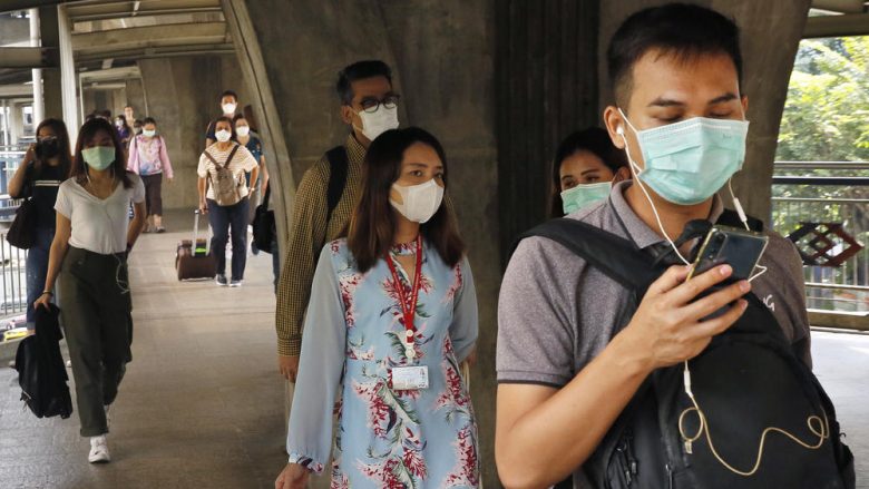 Qyteti që po ngufatet në smog, ajri është helmues e qytetarët vjellin dhe u rrjedh gjak nga hunda (Foto/Video)