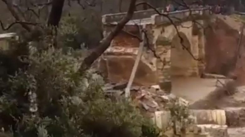 Gjendje e rëndë në Kretë të Greqisë, shiu po bie pa ndërprerë tash e gjashtë ditë – shembet ura 110 vjeçare (Video)