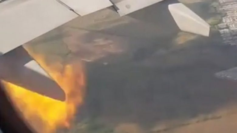 Pasagjeri pa nga dritarja motorin e aeroplanit që ishte përfshirë nga zjarri: Mendoja se gjëra të tilla ndodhin vetëm nëpër filma (Video)