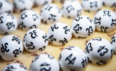 Burri nga Maryland fitoi dy herë në lotari duke përdorur datën e vdekjes së nënës