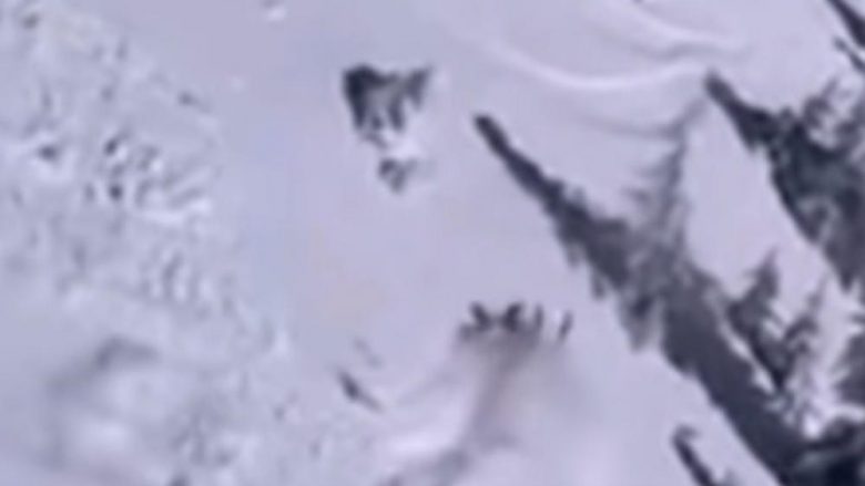 Mendoi se mund t’i ikë ortekut, skiatori rumun mbulohet nga bora – shpëton mrekullisht (Video)