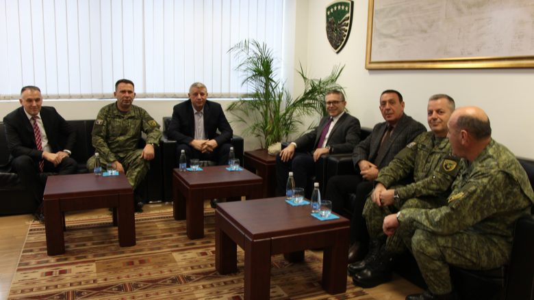 Sylejman Selimi vizitoi Ministrinë e Mbrojtjes dhe FSK-në