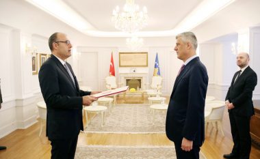 Thaçi pranon letrat kredenciale nga ambasadori i ri i Turqisë