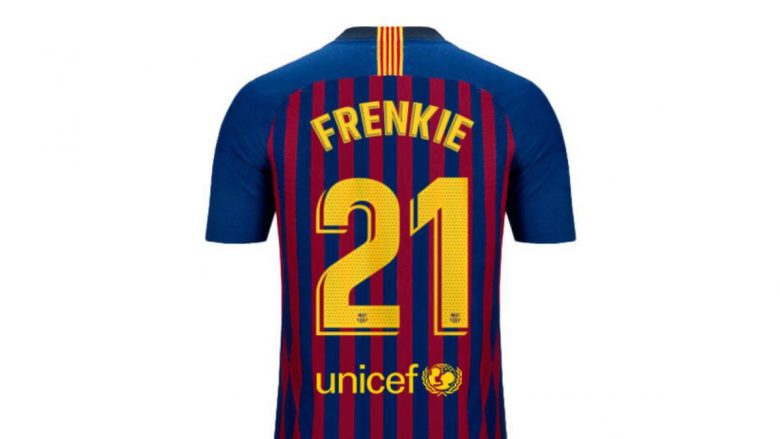 Kompania Nike i kërkon transferimit të Barcelonës, që në fanellë ta vë emrin Frenkie