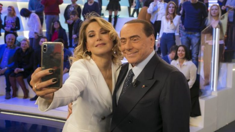 Silvio Berlusconi: Italianët janë çmendur, të shihen në pasqyrë
