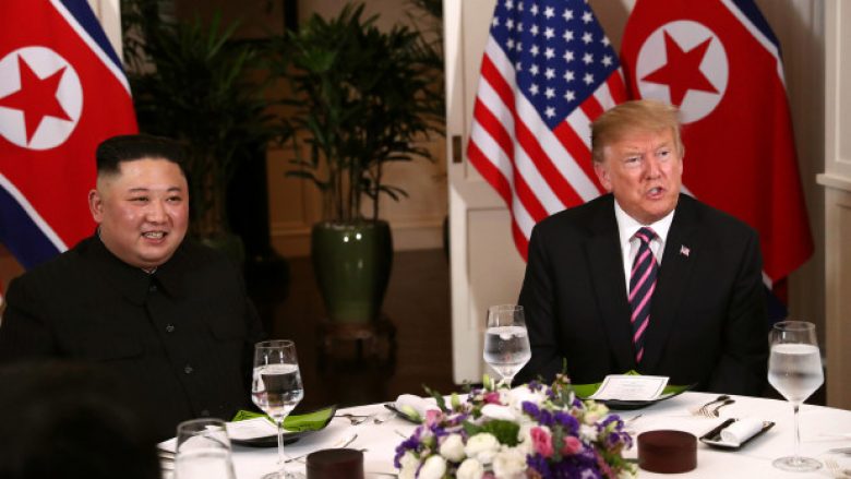 Zbulohet se çfarë përmbante menyja e darkës së Donald Trump dhe Kim Jong-un