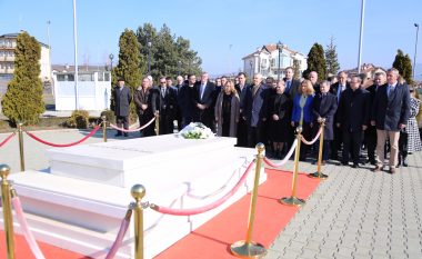 Beqiri: Vërehet mungesa e presidentit Rugova në ruajtjen e miqve