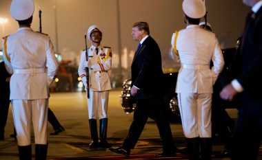 Trump pas arritjes në Vietnam: Masë e jashtëzakonshme e njerëzve dhe kaq shumë dashuri