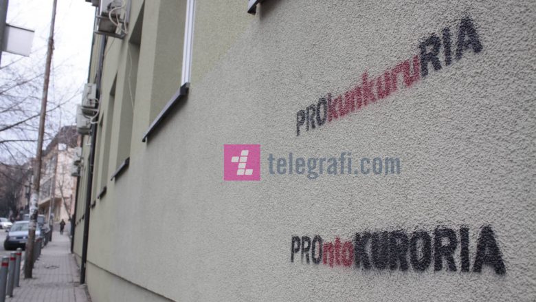 Grafite në Prishtinë për krerët e shtetit dhe Prokurorinë (Foto)