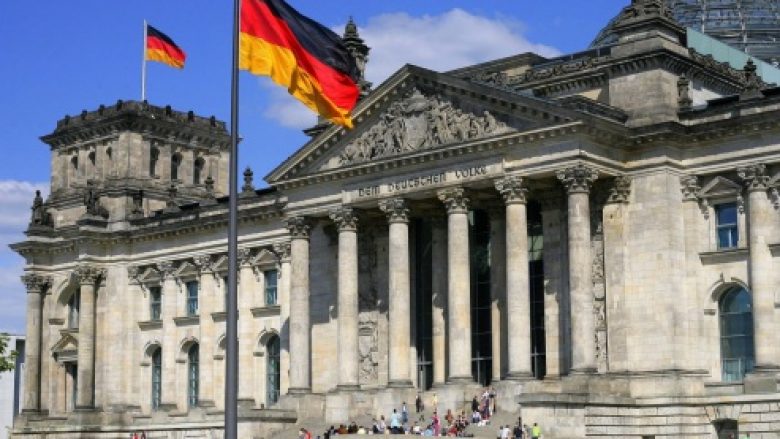 Berlini zyrtar: Dorëheqja e deputetëve të opozitës e gabuar